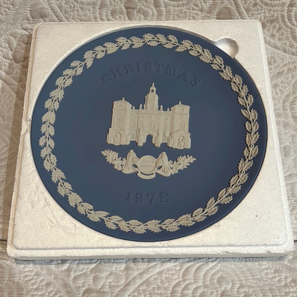 Wedgwood 1978‎ Christmas plate
